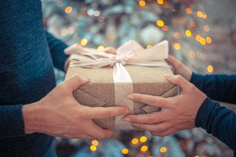 Why are Customized Gifts the Right Choice?